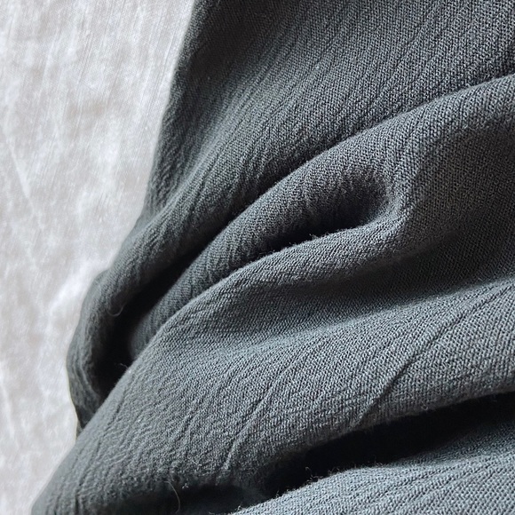 ‼️SOLD‼️ Vintage black crinkle oversized button down shirt / shacket - Picture 5 of 5